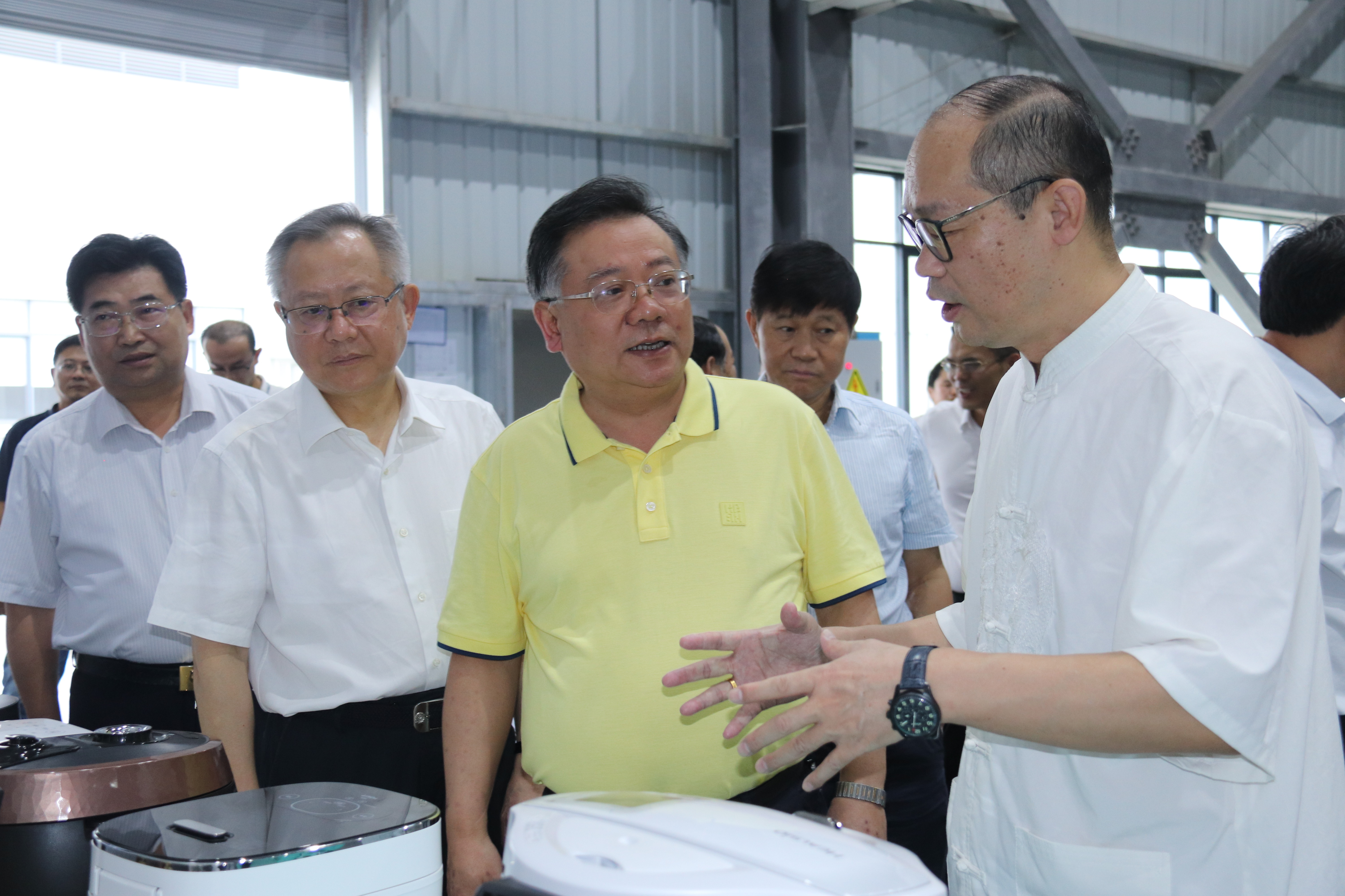 湖南省政协党组成员、副主席易鹏飞等省政协赴邵阳经开区米兰·(milan)中国官方网站
产业项目调研团一行